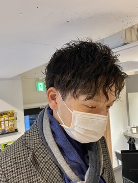 リンカラン トロワ(LINGKARAN Trois) 2ブロ刈り上げスパイラルパーマ前髪分け