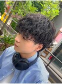 波巻きスパイラルパーマメンズマッシュツーブロックメンズパーマ