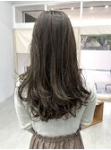 ベージュ