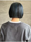ハイライトカラー 切りっぱなしボブ ターコイズブルー 美髪 20代