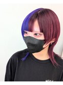 ワインレッドとウルトラバイオレットのウルフカット