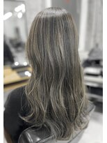ミコ(MICO hair)&nbsp;ハイライト×サンドグレージュ