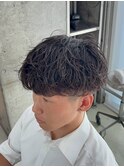 原宿緩めシャドウパーマラウンドマッシュカットツーブロック黒髪