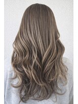 フッタ(Futta)&nbsp;ミルクティーベージュハイライト×レイヤースタイル