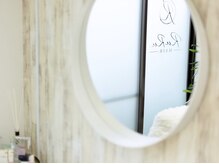 ルル バイ ビューティーサロンエイト(RuRu. by Beauty Salon8)の雰囲気(やわらかな光に包まれる空間)