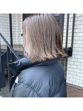 セカンド(2nd) 透明感カラー　切りっぱなしボブ