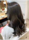 くすみグレージュヘア 大人愛され 艶髪