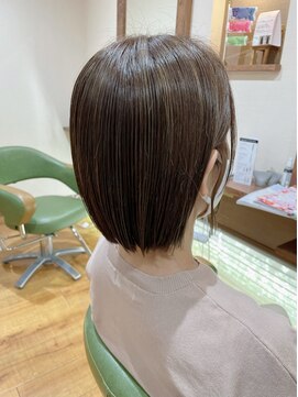 シャイタクター(SHY-takter) インスタで話題の切りっぱなしボブ×ハイライト