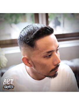 エーピーティートアウエスト(APT. TOR WEST) crew cut