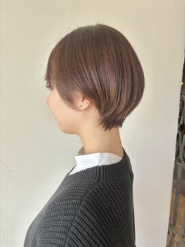 エトランジェ(Etrange) ベージュ/ショート