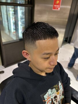 フランクスバーバーザスタンド(Frank’s barber the stand) スペインカール/スパイキーショート/フェザーパーマ/飯田橋F