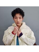 メンズ黒髪スパイキーカット