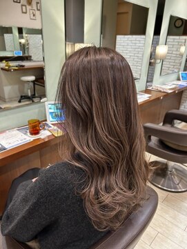 ケンジ 湘南台(KENJE) 白髪ぼかしハイライトカラー