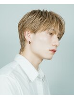 オーシャントーキョー(OCEAN TOKYO) 韓国ヘアカルマパーマカルマバングセンターパート金髪ウルフ