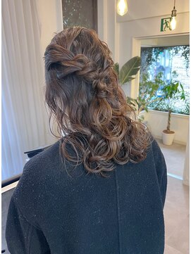 キイ ギンザ(k.e.y GINZA) ハーフアップアレンジ