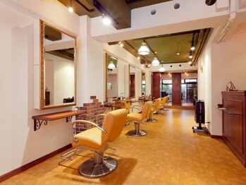 カノンヘアの写真/贅沢なサロン時間を過ごすための、洗練された広々とした空間をご用意＊心身ともにリフレッシュできる…♪