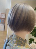 ハイブリーチミルクティーベージュカラー髪質改善ショートボブ