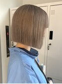 大人ボブ　切りっぱなしボブ　ミルクティーカラー　髪質改善