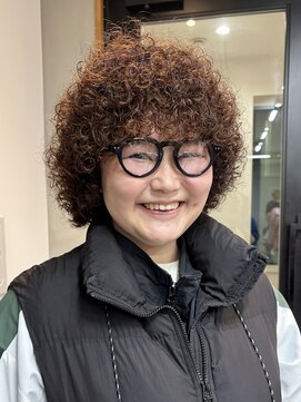 ナループロア ハチ(Nalu pu loa hachi) アフロパーマ/くるくるパーマ/ハードパーマ/スパイラルパーマ