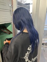 カー(KAH)&nbsp;ウルフカット　ハイレイヤー　ネイビーブルー