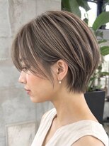 キリ 逗子(kiri)&nbsp;逗子葉山ハンサムショートボブミニボブ白髪ぼかしハイライトk111