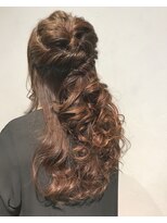 ヴァンクシー バイ ルナ(VANKCY by Luna)&nbsp;【Neolive plus 向ヶ丘】ツイストだけでまとめた！ハーフアップ