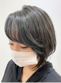 グレー 前下がりボブ