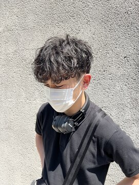 マノハル(MANOHARU) 前下がりマッシュ 黒髪 スパイラルパーマ