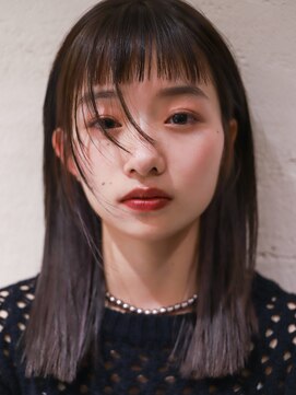 ルル 表参道(lulu.) ★オン眉 切りっぱなし ミディアムレイヤーダークアッシュ【Riku