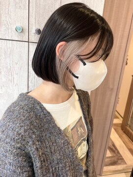 トーン(TONE) ボブ×ホワイトシルバーイヤリングカラー/10代20代30代