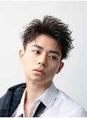 黒髪爽やかビジネススパイキー刈り上げショート