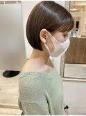 切りっぱなしボブ　ミントベージュ
