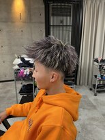 イーラ(era)&nbsp;金メッシュ短髪ジェットモヒカン束感刈り上げツーブロック