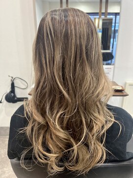 アンジュールヘアーワークス(1//jour hairworks) 白髪を活かせる明るく染める白髪染め＆抜け感一推しハイライト