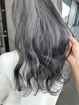 メゾン アヴァロ(Maison Avallo) ブリーチハイライトグレージュカラー