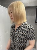 ホワイトブロンド/ハイトーンボブ/ケアブリーチ