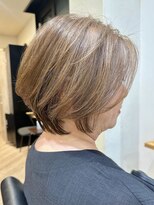 ハーツ(Heart's)&nbsp;白髪ぼかし脱白髪染め似合わせショートボブ40代50代60代