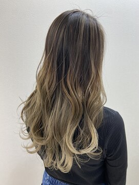 アールモンドヘア新世界 ブリーチカラー