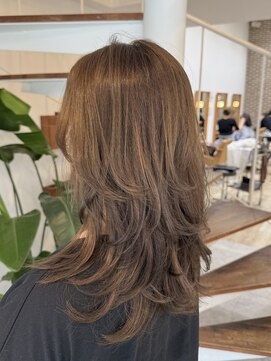 ピークスヘア(peaks hair) 小顔レイヤーカット ワンカール巻き ミディアムレイヤー 堀江