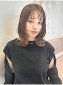 大人ガーリーなダークアッシュ似合わせカットで魅せるミディアム
