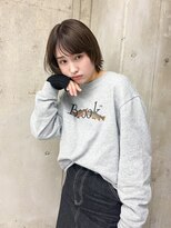 ラロ(raro)&nbsp;外はねボブフェイスレイヤーアッシュグレージュ