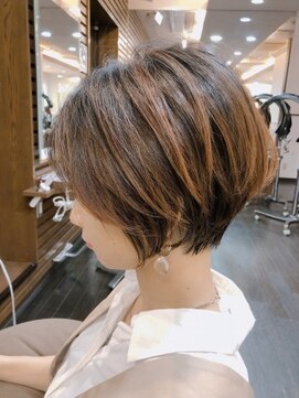 ニーフ(neaf) 大人かわいい前下がりショート【neaf 犬塚優介】