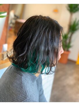 ハウリーヘアアンドスパ(HAURY hair&spa) インナーカラー（グリーン）