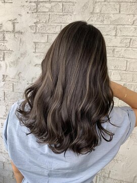 プライズ 池袋店(prize) ハイライトカラージェシカライツグレイアッシュブリーチ池袋6179