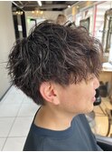 ツイストスパイラルパーマ　刈り上げないマッシュ　メンズパーマ