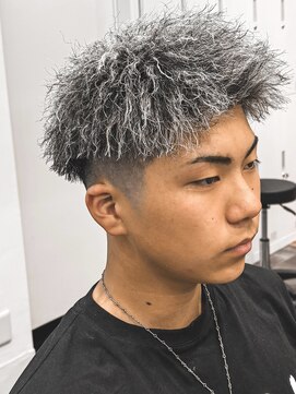 ルースト 京都四条大宮店(ROOST) ツイストホワイトハイライトショート