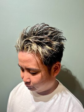 スタンドバーバー 柏(STAND BARBER) スペインカール/スパイキーショート/ブルーブラック/柏