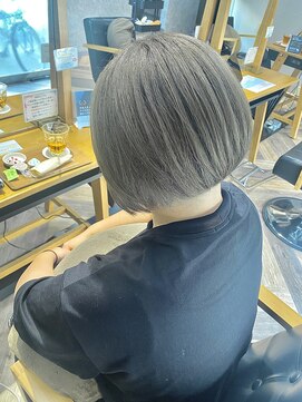 マーレ(MARLE./) グレージュ×丸みシルエットボブ