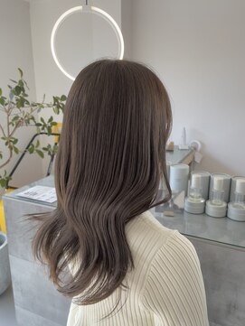 シーン(scene) グレージュカラー