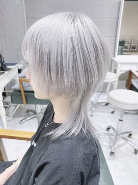 デイズ(days) ジェンダーレス中性ウルフヘア/アッシュシルバー